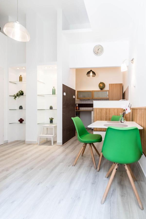 Leda'S Apartment Next To The Danube And Fashion Street Budapeste Exterior foto